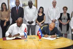 Cuba y Haití fortalecen cooperación con la firma de 8 convenios